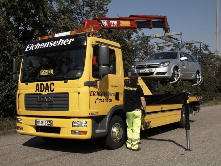  MAN TGL 12.210 Tow Truck 2005 года  (фото 1 из 4)